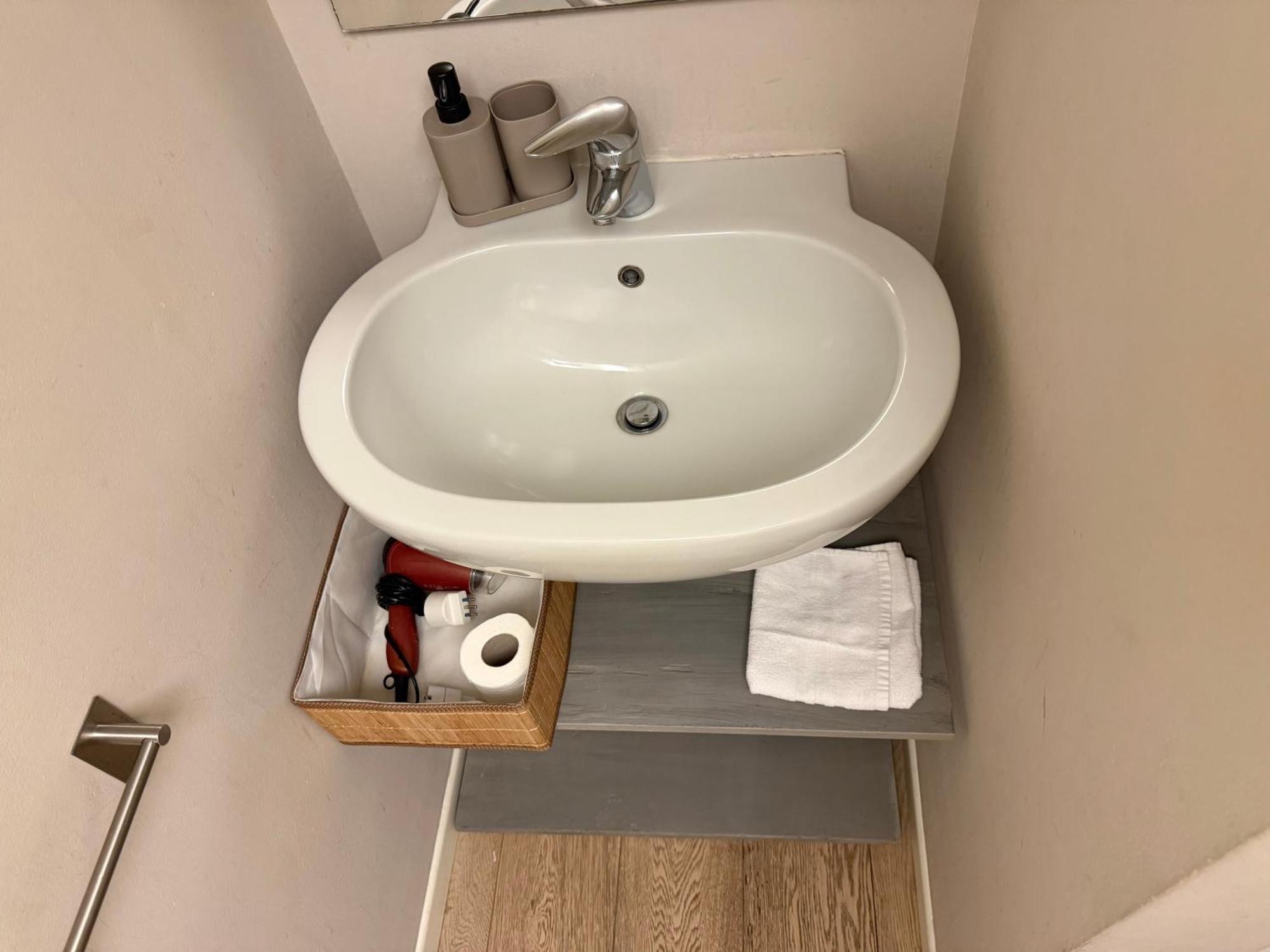 Gioire Apartments - Milán Habitación foto